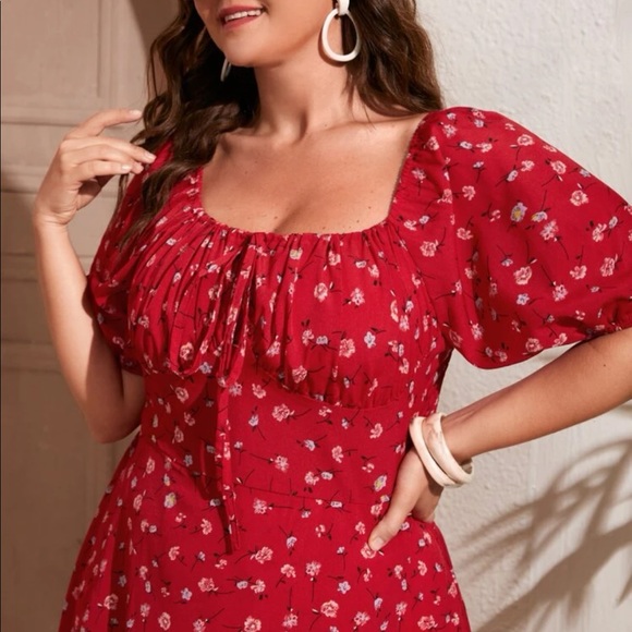 Plus size floral shirred midi dress - Picture 5 of 9